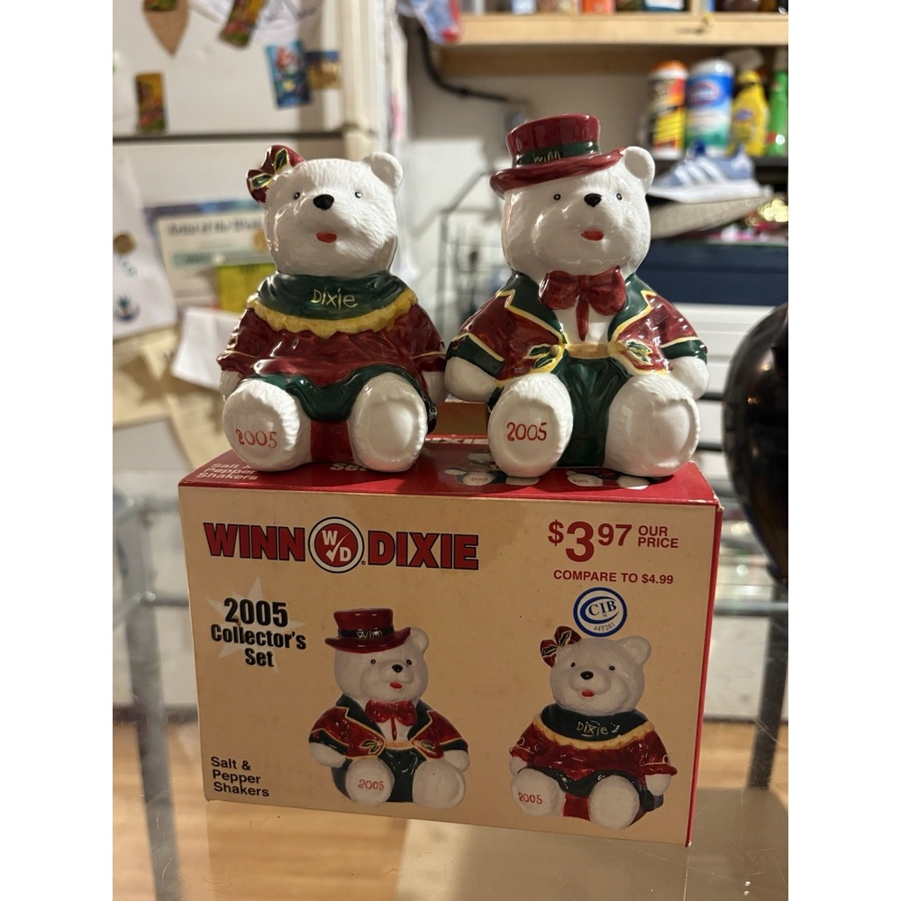 VINTAGE Winn Dixie Bears 2005 Salt and Pepper Shakers Set